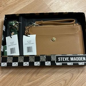 Steve Madden Saddle Wristlet And Scarf Key Chain Nwt